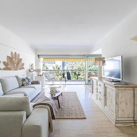 Palm Beach, Sea View Apartment, 100M From Beaches